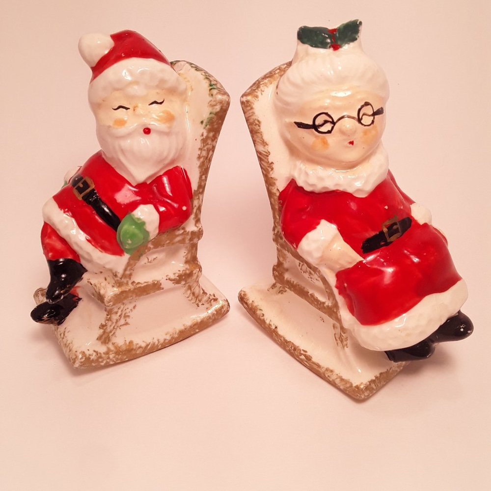 Vintage Enesco Christmas Santa & Mrs. Claus Rocking Chair Salt & Pepper Shakers.